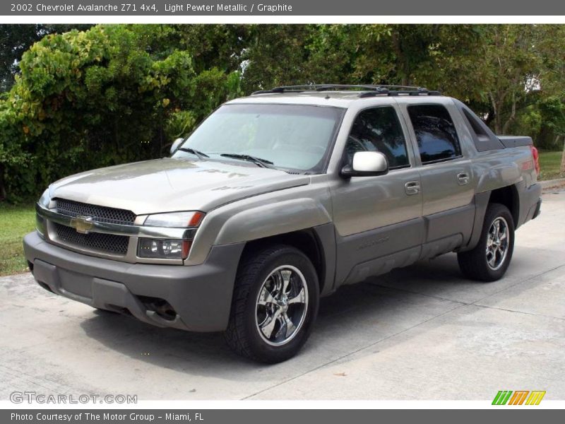 Light Pewter Metallic / Graphite 2002 Chevrolet Avalanche Z71 4x4