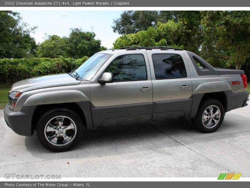 Light Pewter Metallic / Graphite 2002 Chevrolet Avalanche Z71 4x4