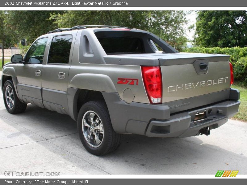 Light Pewter Metallic / Graphite 2002 Chevrolet Avalanche Z71 4x4