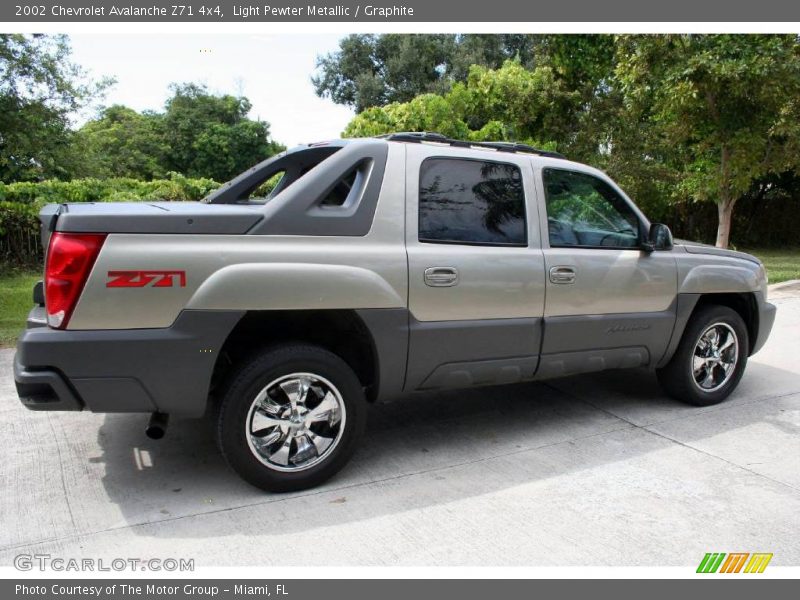 Light Pewter Metallic / Graphite 2002 Chevrolet Avalanche Z71 4x4