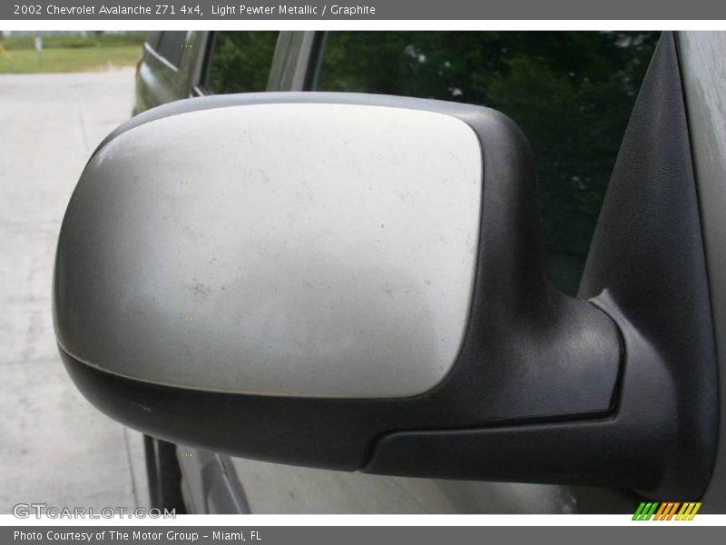 Light Pewter Metallic / Graphite 2002 Chevrolet Avalanche Z71 4x4