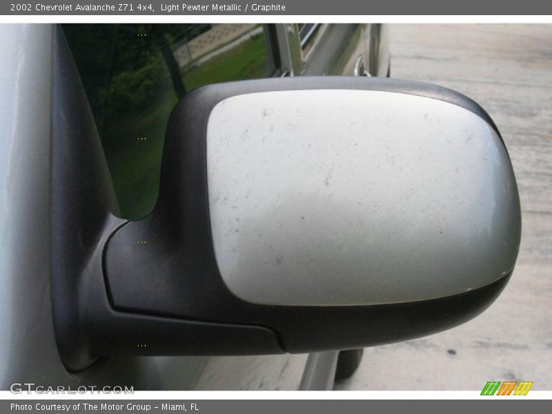Light Pewter Metallic / Graphite 2002 Chevrolet Avalanche Z71 4x4