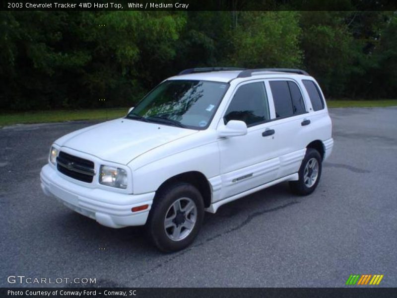 White / Medium Gray 2003 Chevrolet Tracker 4WD Hard Top