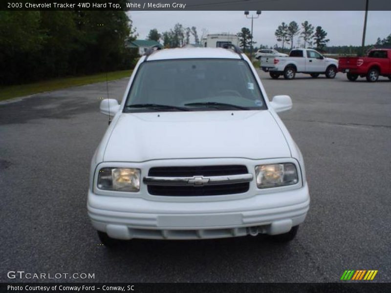White / Medium Gray 2003 Chevrolet Tracker 4WD Hard Top
