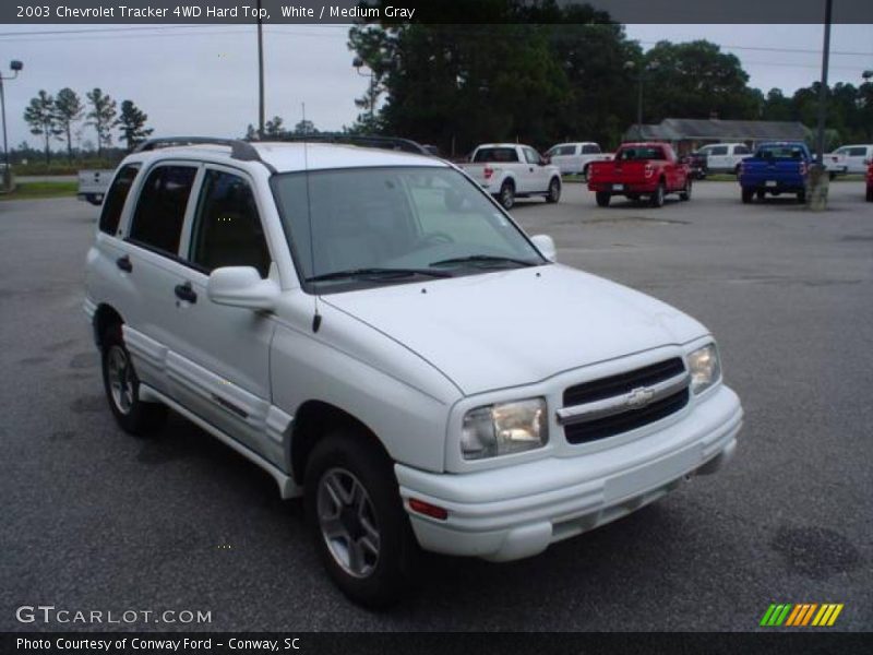 White / Medium Gray 2003 Chevrolet Tracker 4WD Hard Top