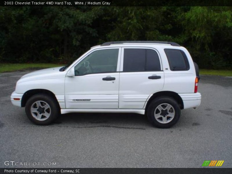 White / Medium Gray 2003 Chevrolet Tracker 4WD Hard Top