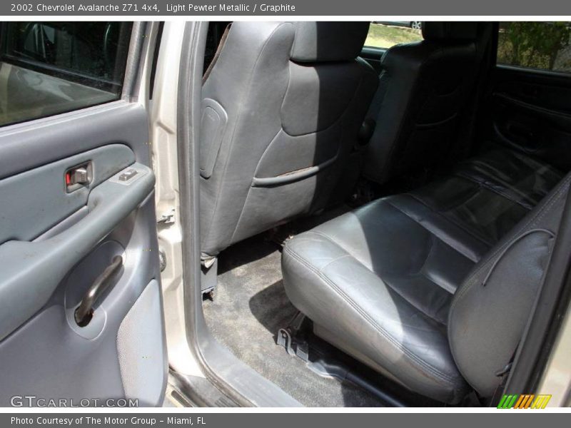 Light Pewter Metallic / Graphite 2002 Chevrolet Avalanche Z71 4x4