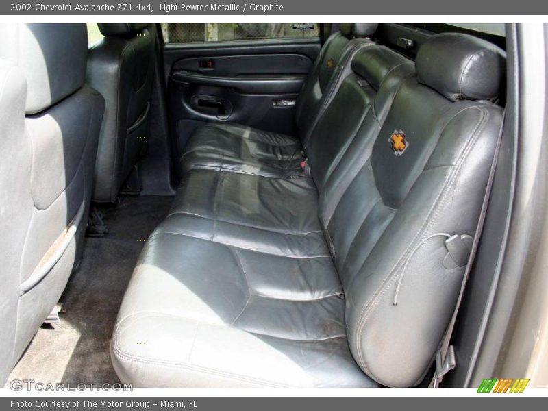 Light Pewter Metallic / Graphite 2002 Chevrolet Avalanche Z71 4x4