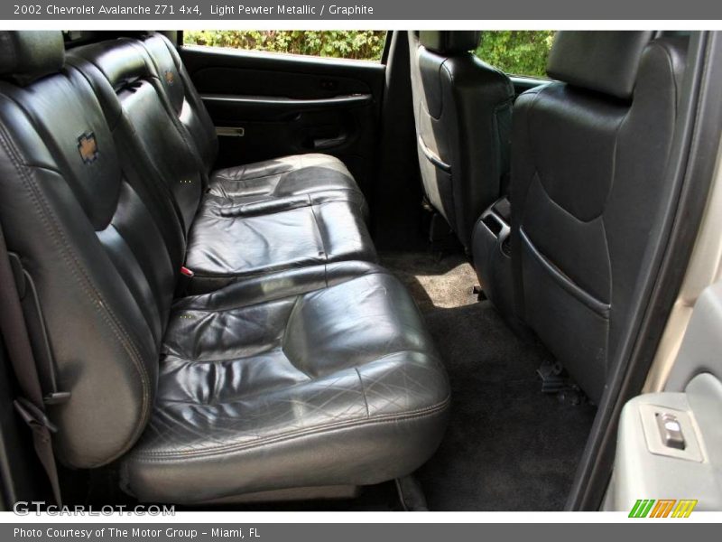 Light Pewter Metallic / Graphite 2002 Chevrolet Avalanche Z71 4x4