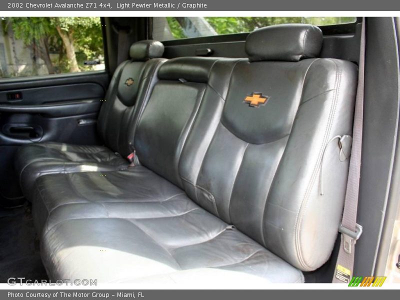 Light Pewter Metallic / Graphite 2002 Chevrolet Avalanche Z71 4x4