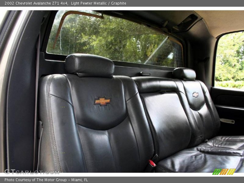 Light Pewter Metallic / Graphite 2002 Chevrolet Avalanche Z71 4x4