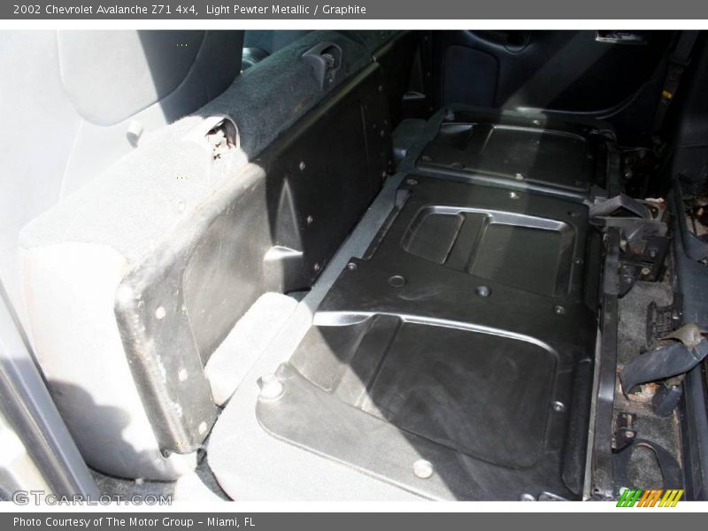 Light Pewter Metallic / Graphite 2002 Chevrolet Avalanche Z71 4x4