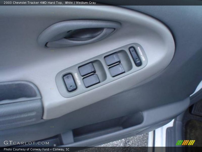 White / Medium Gray 2003 Chevrolet Tracker 4WD Hard Top