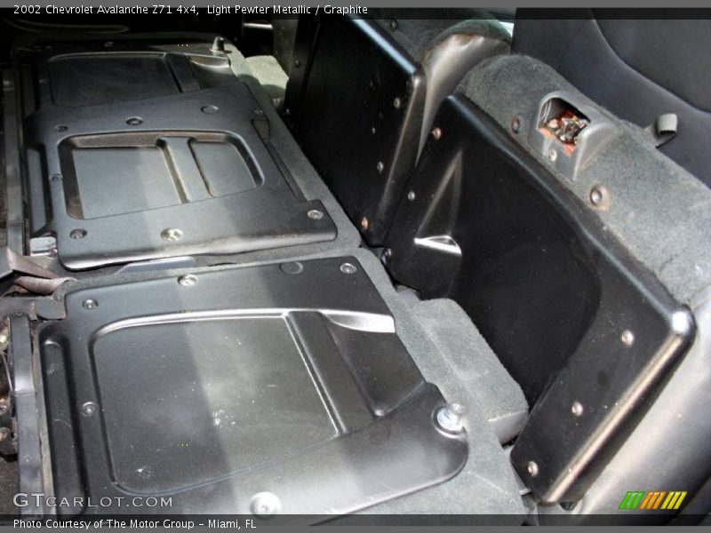 Light Pewter Metallic / Graphite 2002 Chevrolet Avalanche Z71 4x4