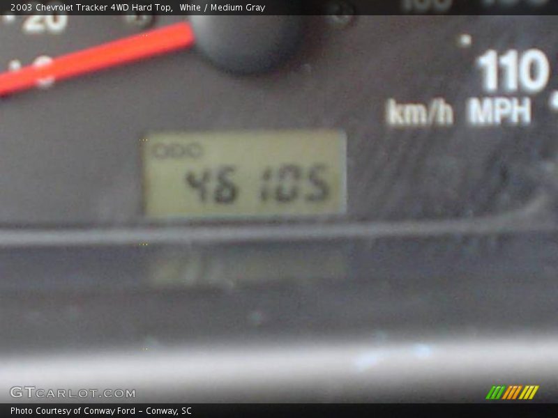 White / Medium Gray 2003 Chevrolet Tracker 4WD Hard Top