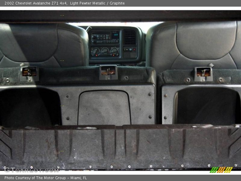 Light Pewter Metallic / Graphite 2002 Chevrolet Avalanche Z71 4x4
