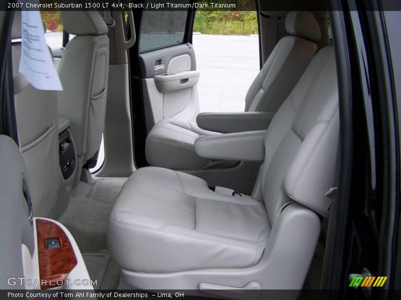 Black / Light Titanium/Dark Titanium 2007 Chevrolet Suburban 1500 LT 4x4