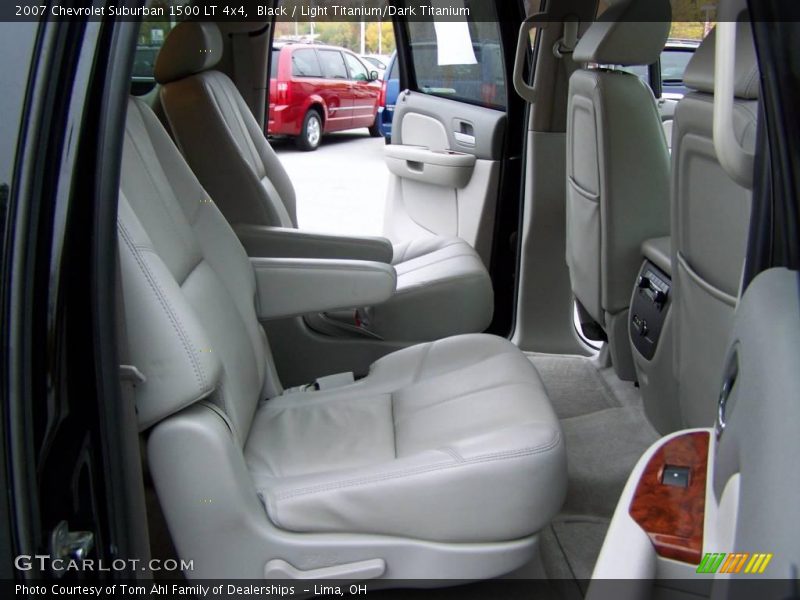 Black / Light Titanium/Dark Titanium 2007 Chevrolet Suburban 1500 LT 4x4