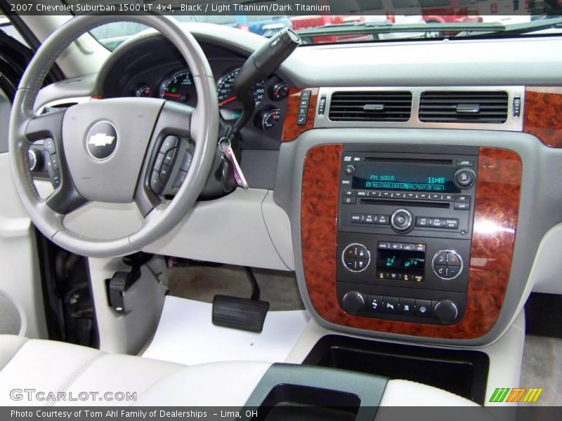 Black / Light Titanium/Dark Titanium 2007 Chevrolet Suburban 1500 LT 4x4