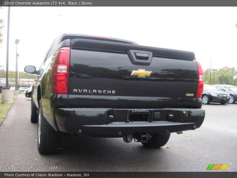 Black / Ebony 2009 Chevrolet Avalanche LTZ 4x4