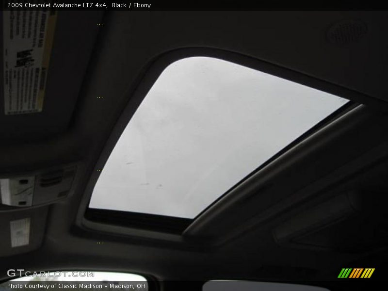 Black / Ebony 2009 Chevrolet Avalanche LTZ 4x4