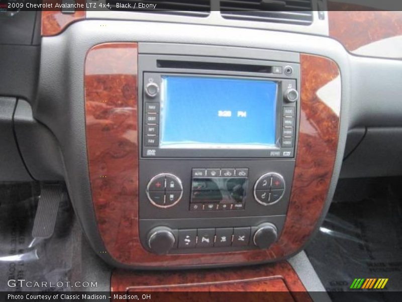 Black / Ebony 2009 Chevrolet Avalanche LTZ 4x4
