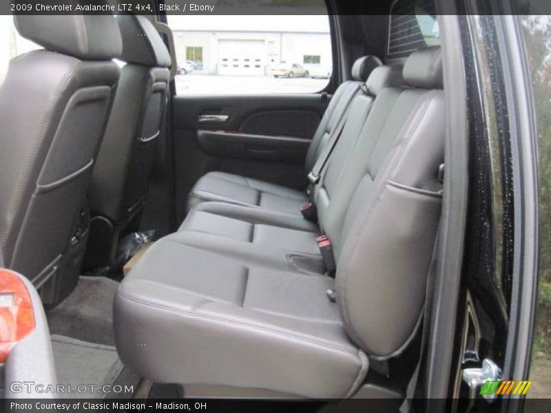 Black / Ebony 2009 Chevrolet Avalanche LTZ 4x4