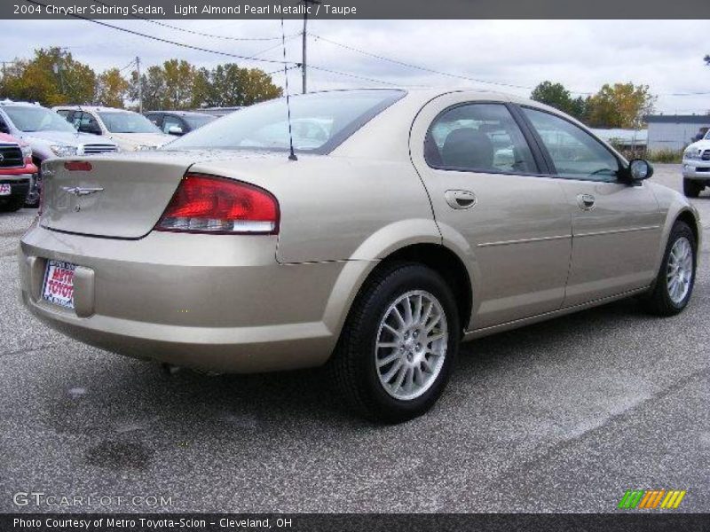 Light Almond Pearl Metallic / Taupe 2004 Chrysler Sebring Sedan