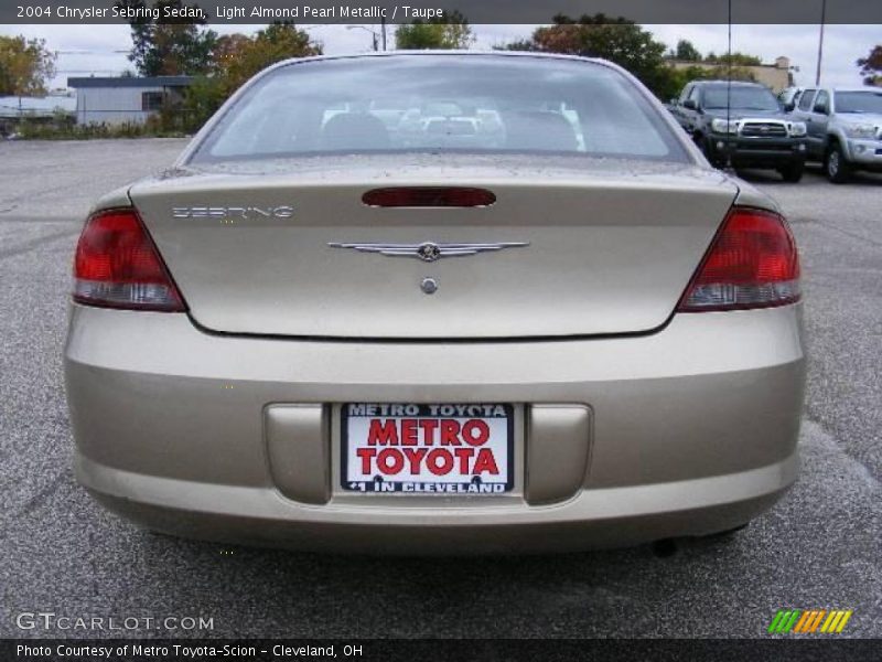 Light Almond Pearl Metallic / Taupe 2004 Chrysler Sebring Sedan
