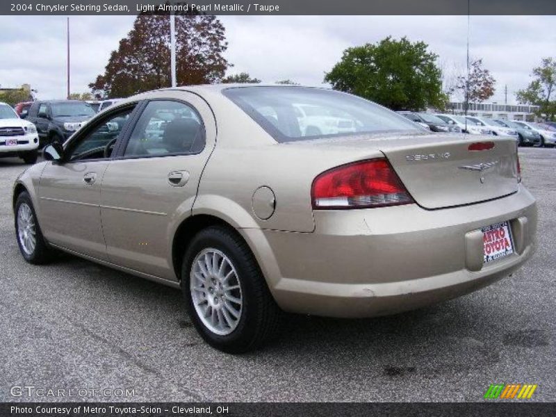 Light Almond Pearl Metallic / Taupe 2004 Chrysler Sebring Sedan