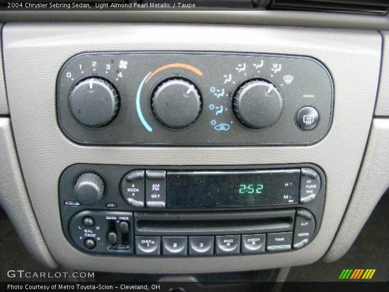 Light Almond Pearl Metallic / Taupe 2004 Chrysler Sebring Sedan
