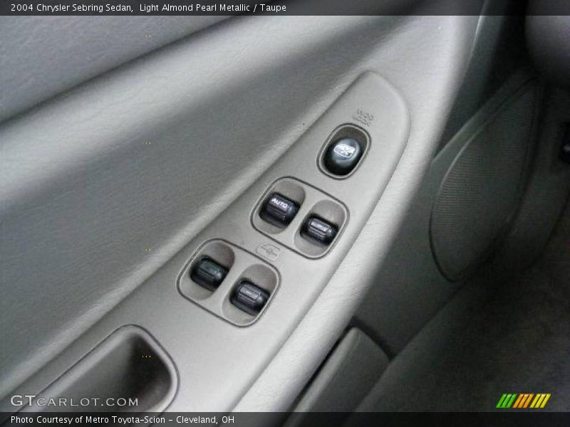 Light Almond Pearl Metallic / Taupe 2004 Chrysler Sebring Sedan