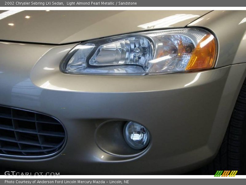 Light Almond Pearl Metallic / Sandstone 2002 Chrysler Sebring LXi Sedan