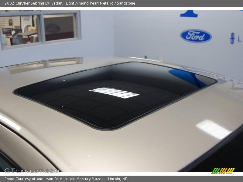 Light Almond Pearl Metallic / Sandstone 2002 Chrysler Sebring LXi Sedan