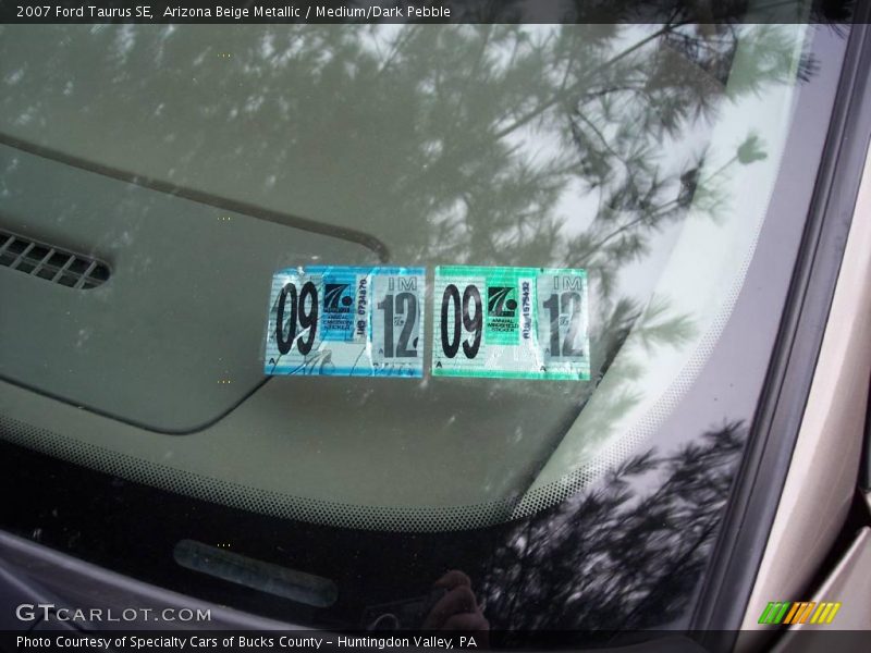 Arizona Beige Metallic / Medium/Dark Pebble 2007 Ford Taurus SE