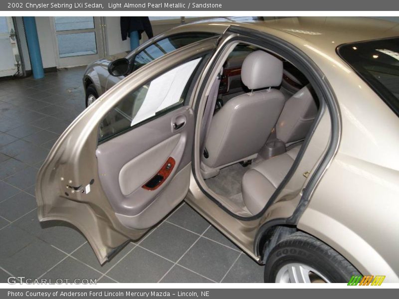Light Almond Pearl Metallic / Sandstone 2002 Chrysler Sebring LXi Sedan