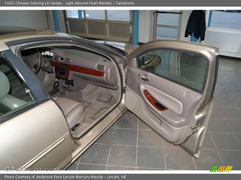 Light Almond Pearl Metallic / Sandstone 2002 Chrysler Sebring LXi Sedan