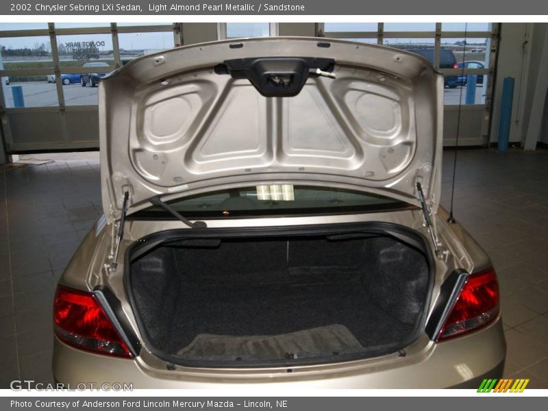 Light Almond Pearl Metallic / Sandstone 2002 Chrysler Sebring LXi Sedan