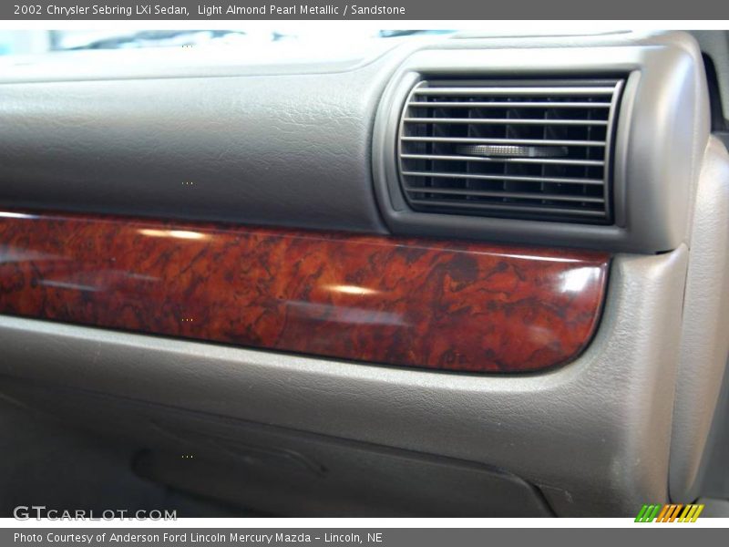 Light Almond Pearl Metallic / Sandstone 2002 Chrysler Sebring LXi Sedan