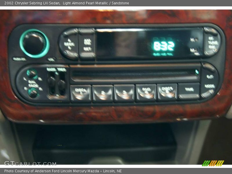 Light Almond Pearl Metallic / Sandstone 2002 Chrysler Sebring LXi Sedan