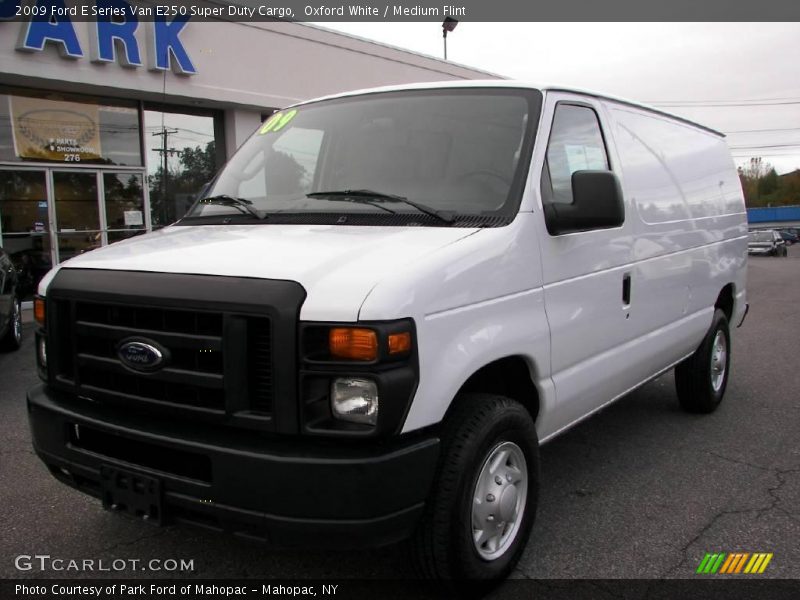 Oxford White / Medium Flint 2009 Ford E Series Van E250 Super Duty Cargo