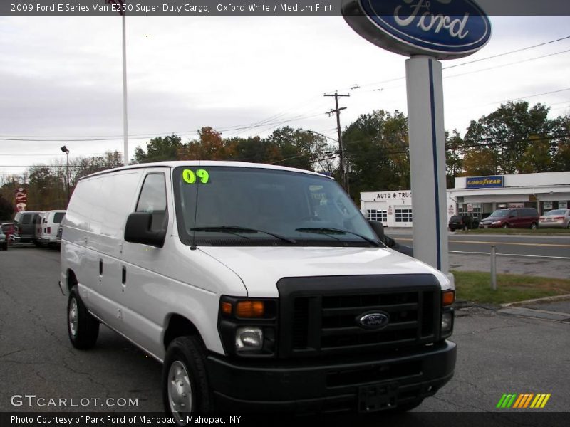 Oxford White / Medium Flint 2009 Ford E Series Van E250 Super Duty Cargo
