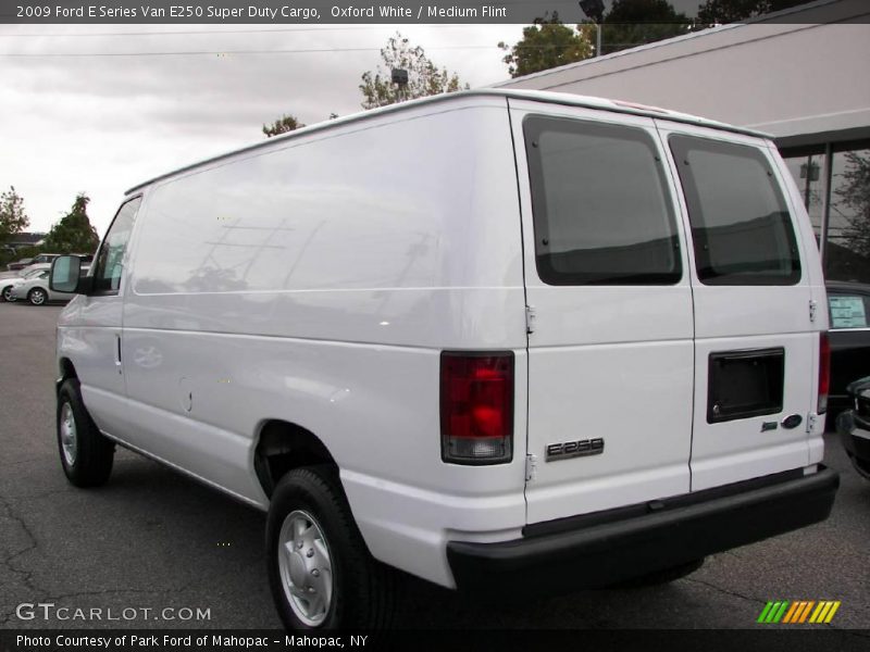 Oxford White / Medium Flint 2009 Ford E Series Van E250 Super Duty Cargo