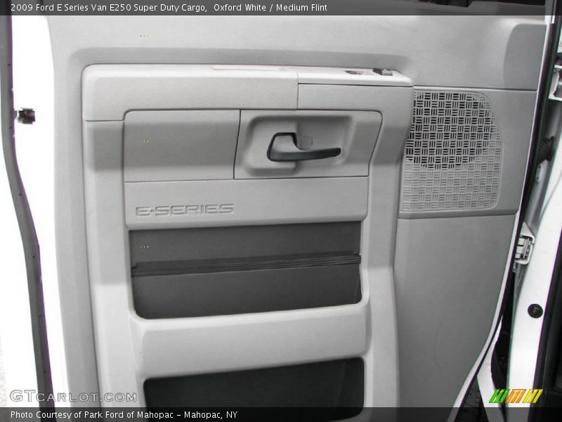 Oxford White / Medium Flint 2009 Ford E Series Van E250 Super Duty Cargo