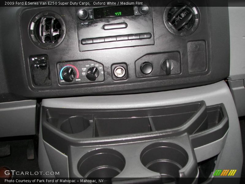 Oxford White / Medium Flint 2009 Ford E Series Van E250 Super Duty Cargo