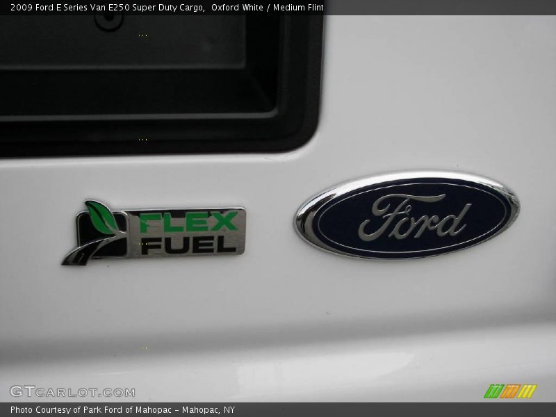 Oxford White / Medium Flint 2009 Ford E Series Van E250 Super Duty Cargo