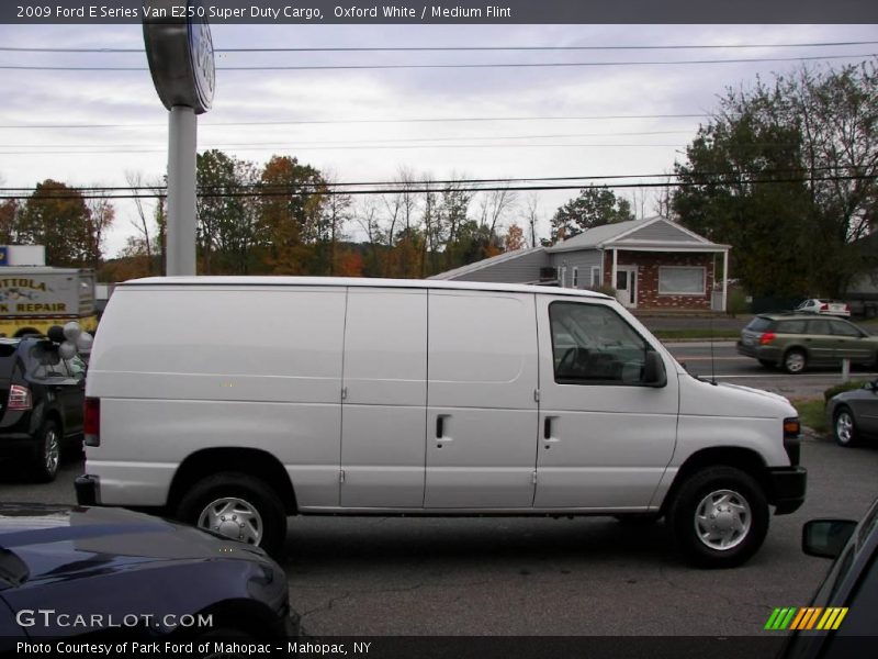Oxford White / Medium Flint 2009 Ford E Series Van E250 Super Duty Cargo