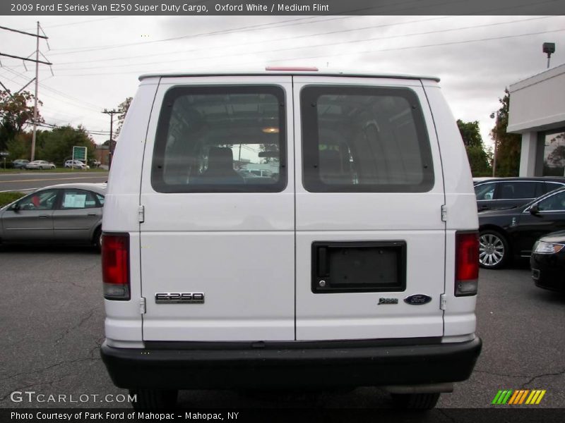 Oxford White / Medium Flint 2009 Ford E Series Van E250 Super Duty Cargo