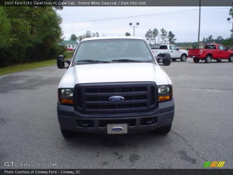 Oxford White Clearcoat / Dark Flint cloth 2007 Ford F250 Super Duty XL Crew Cab