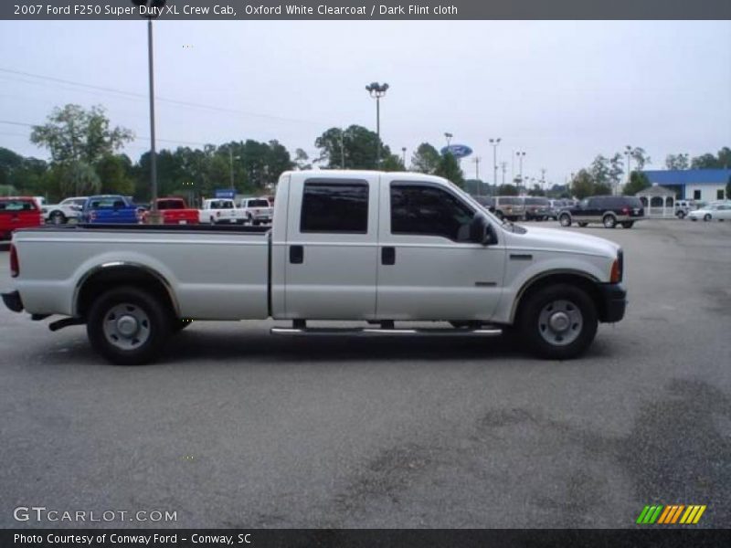 Oxford White Clearcoat / Dark Flint cloth 2007 Ford F250 Super Duty XL Crew Cab